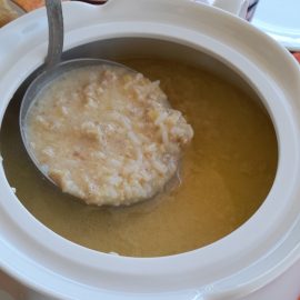 Σούπα με Αρνί ξινόχοντρο και ρύζι