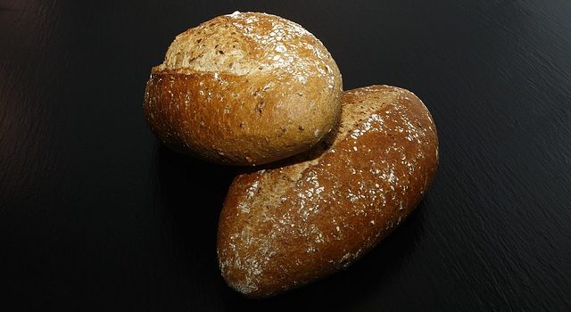 Ψωμί με αλεύρι ολικής αλέσεως